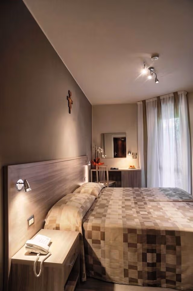 Standard Double or Twin Room, Garden View