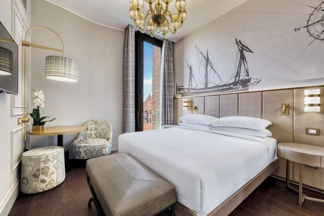 MOLINO JUNIOR SUITE