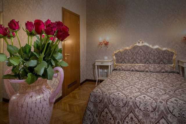 Junior Suite, Private Bathroom