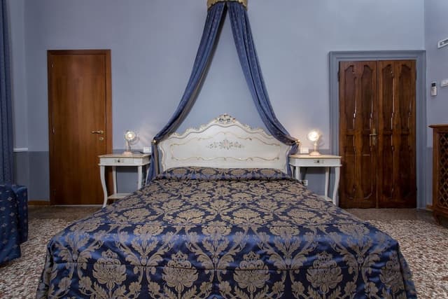 Junior Suite, Private Bathroom