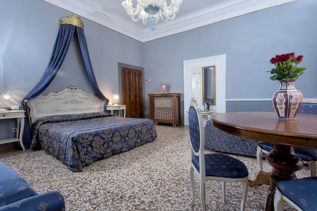 Junior Suite, Private Bathroom