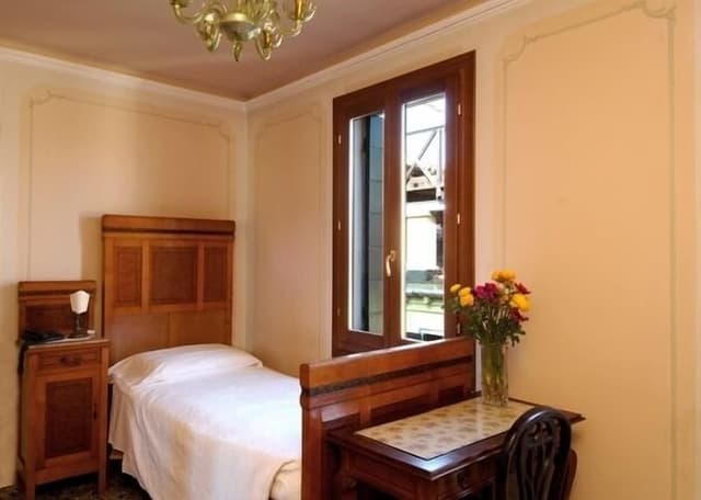 Single Room, 1 Twin Bed, Private Bathroom
