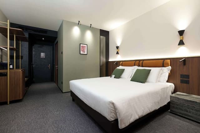 Deluxe Room, 1 King Bed, Terrace