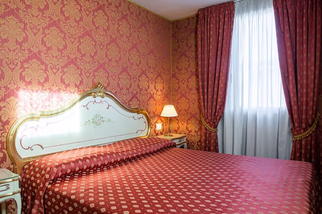 Double Room (4th floor)