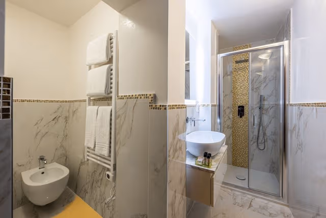 Double Room (4th floor)