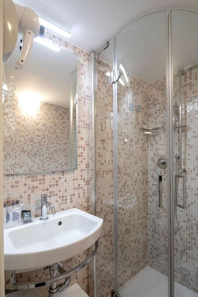 Basic Double Room