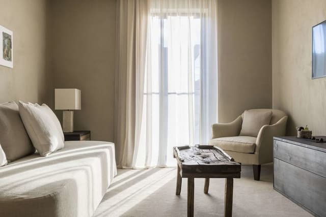 Junior Suite (Deluxe)