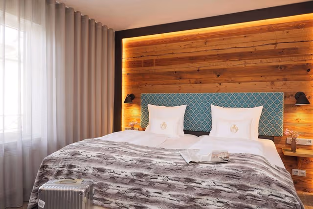 Family Room, 1 King Bed (with Sofabed)