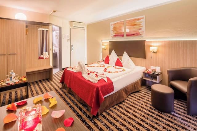 Standard Room, 1 Queen Bed