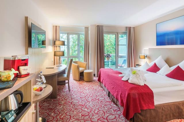 Superior Room, 1 King Bed, Balcony