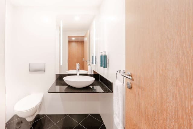 1 BEDROOM PANORAMIC SUITE - LOUNGE ACCESS