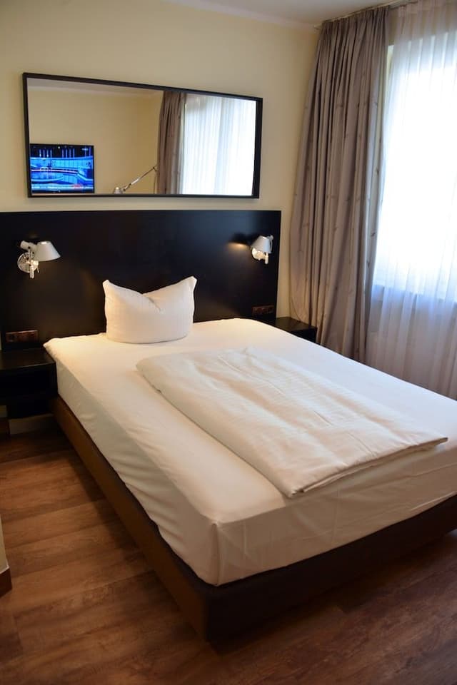 Standard Room, 1 Queen Bed