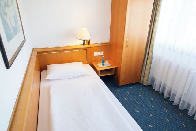 Economy Single Room