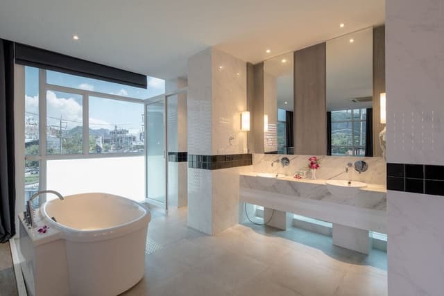 Honeymoon Suite with Balcony