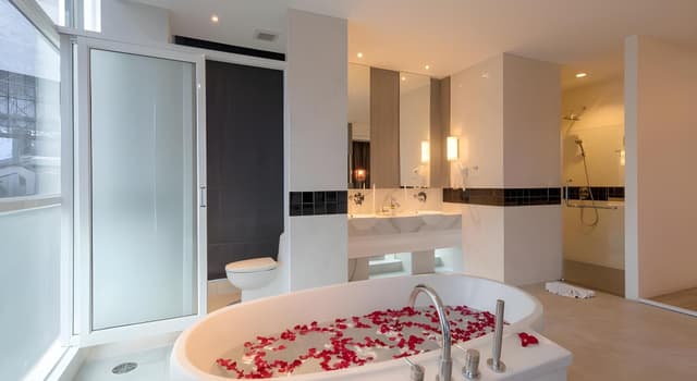 Honeymoon Suite