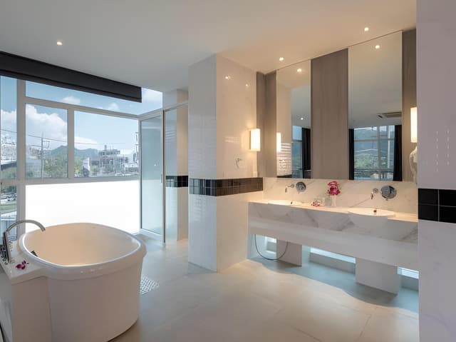 Honeymoon Suite with Balcony