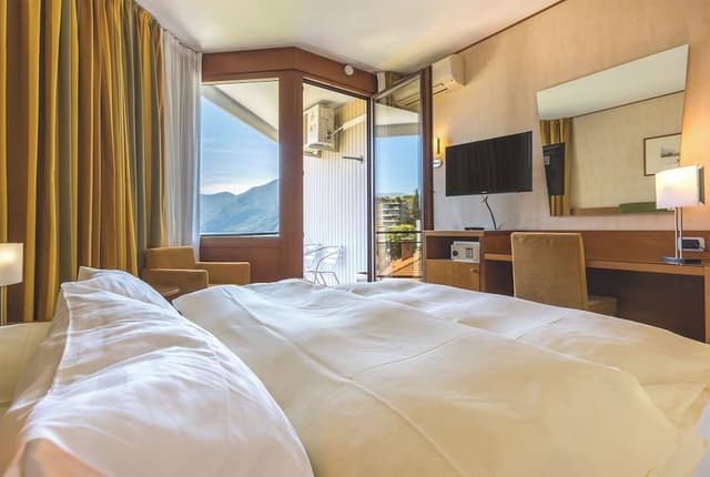 Double Room, 1 Queen Bed