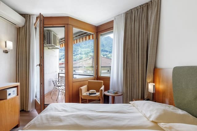 Double Room, 1 Queen Bed