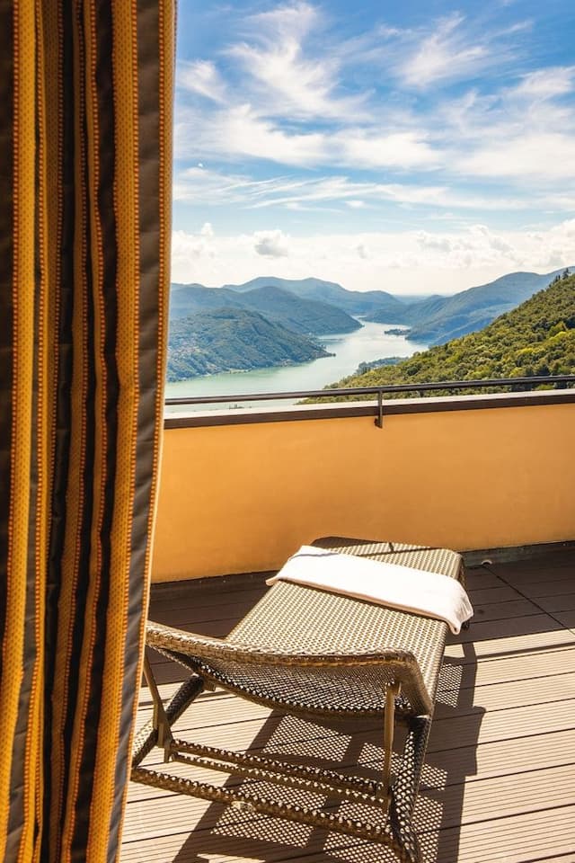 Penthouse Suite with Lake View