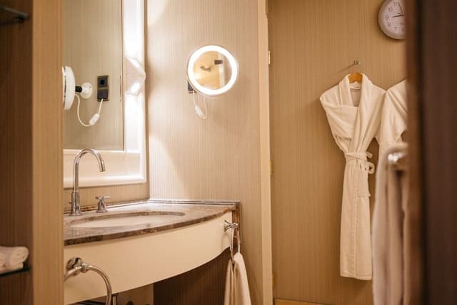 Suite, River View