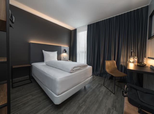 Single Room (Cosy)