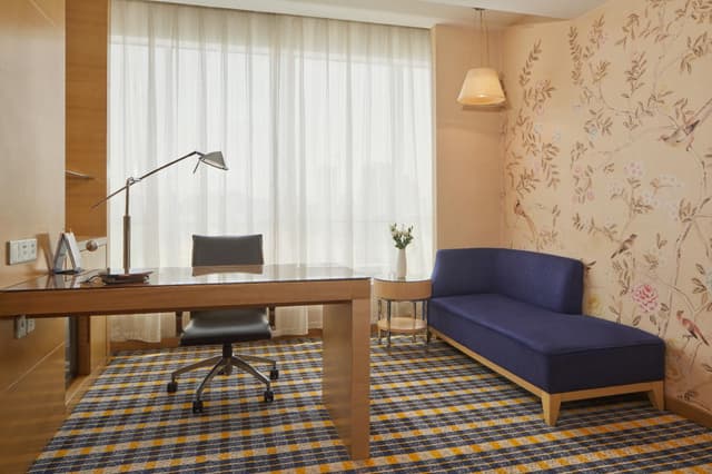 Executive King Room
