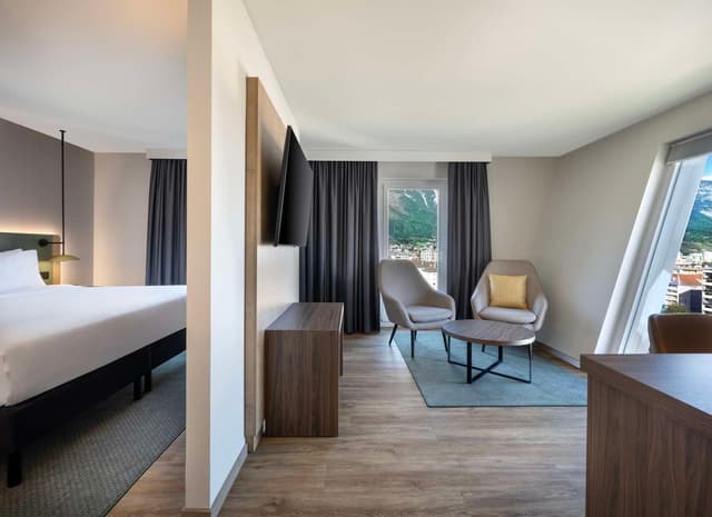 KING JUNIOR SUITE