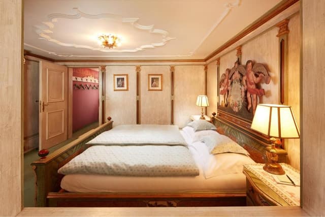 Herzog Suite