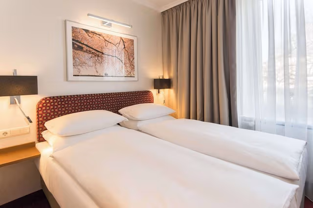 Standard Room, 1 Queen Bed