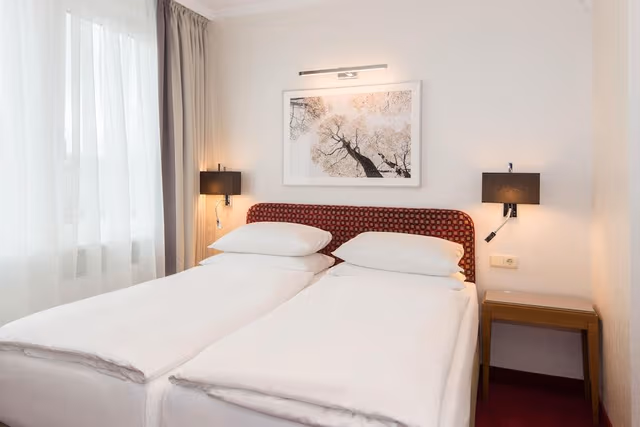 Standard Room, 1 Queen Bed