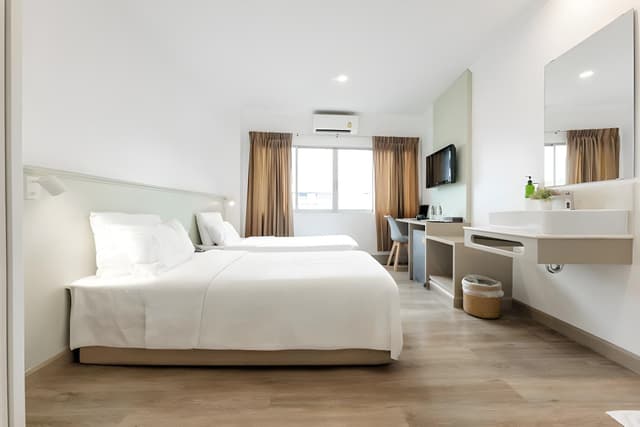 Standard Twin Room