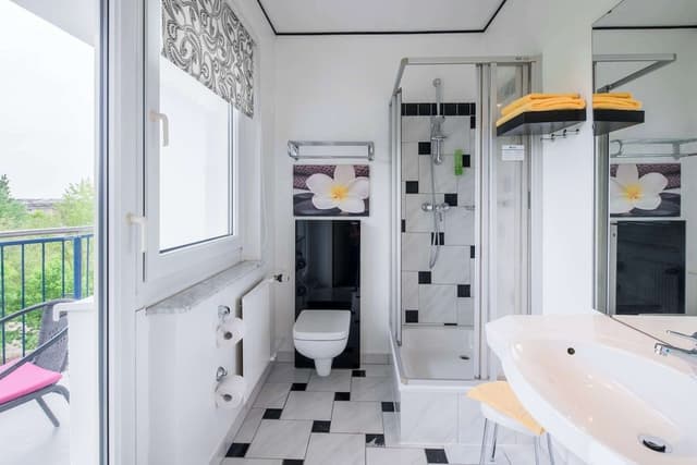 Comfort Room, 1 Queen Bed, Balcony (Shower Only)