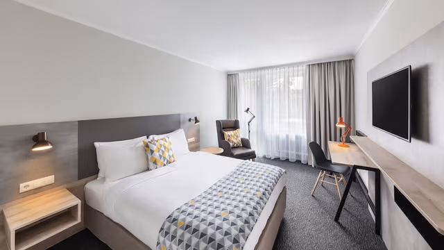 Standard Room, 1 Queen Bed with Sofa bed, Balcony