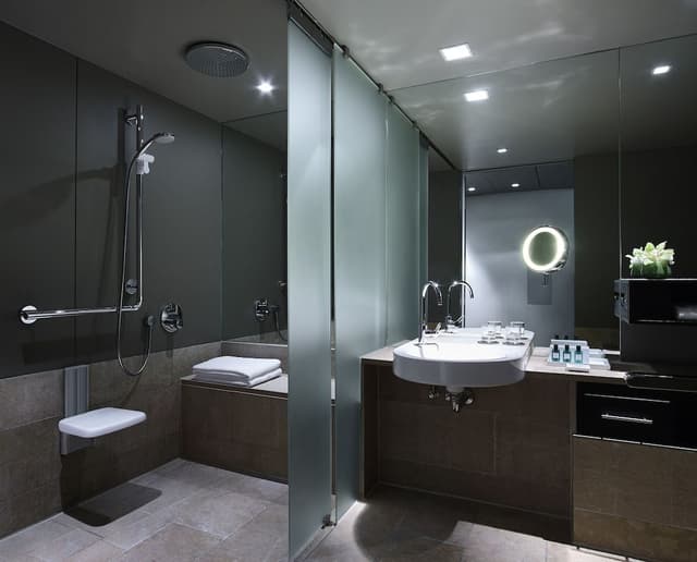 Suite, 1 King Bed (Prestige)