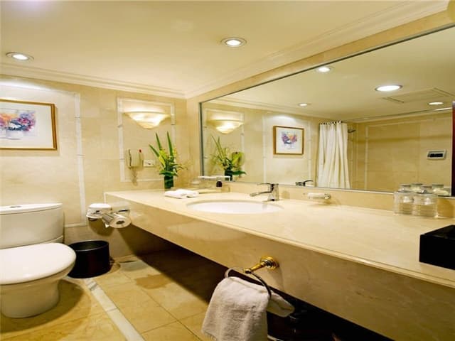 Kunlun Club Deluxe Room
