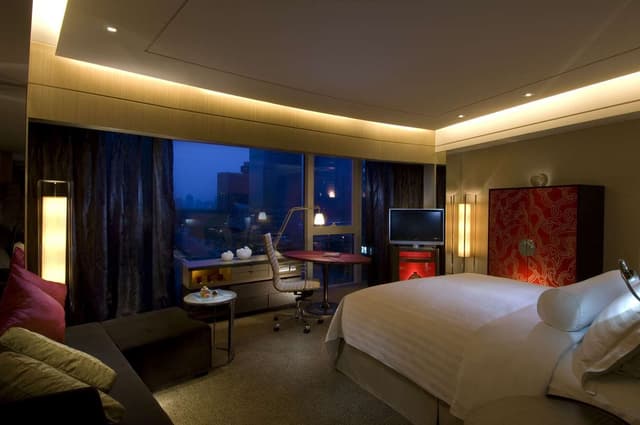 EXECUTIVE JUNIOR SUITE