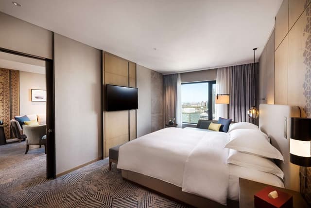 KING DELUXE SUITE