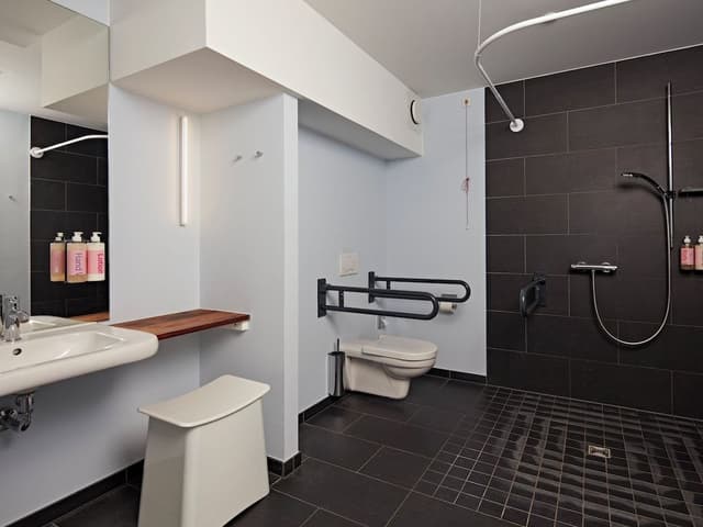 Large Room - Accessible