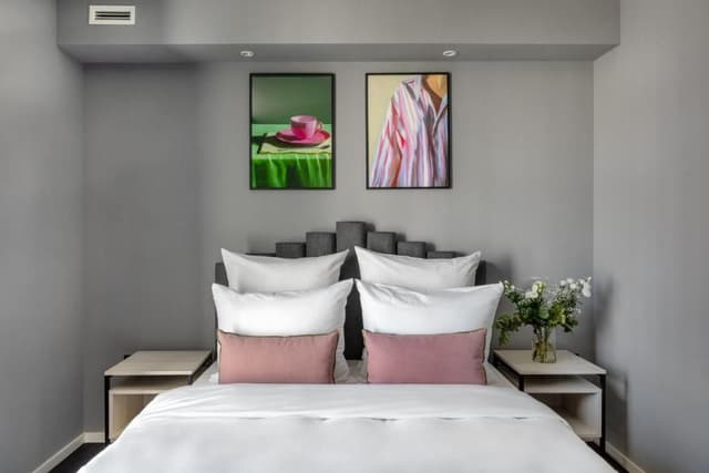 Medium Room