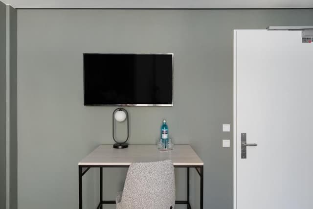 Large Room - Accessible