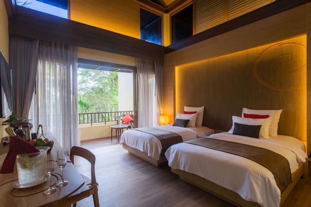 Deluxe Room, Balcony
