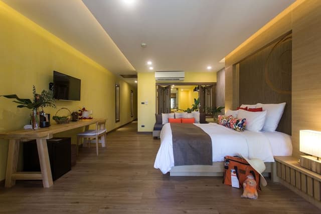 Deluxe Room, Balcony