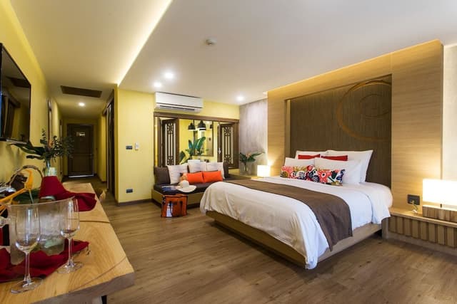 Deluxe Room, Balcony