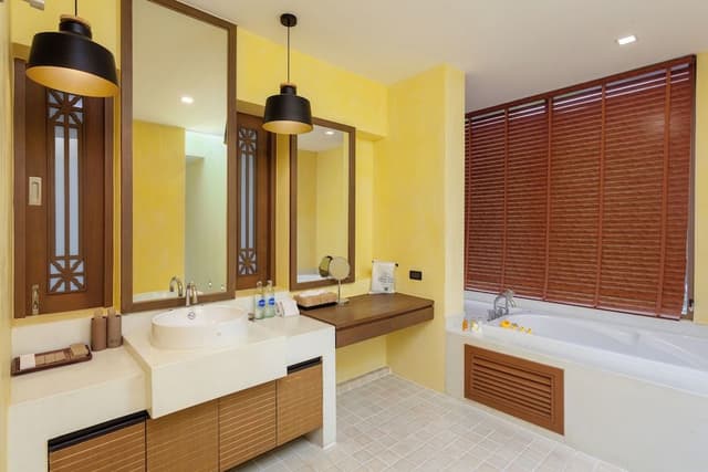 Deluxe Room, Balcony