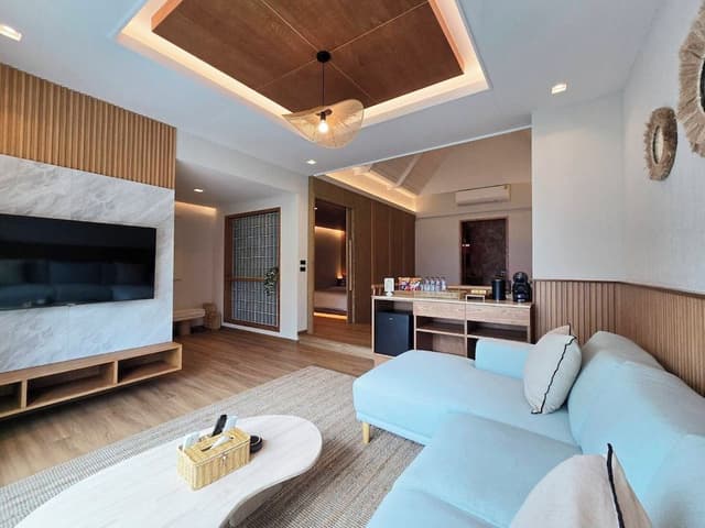 Family Beachfront Pool Villa
