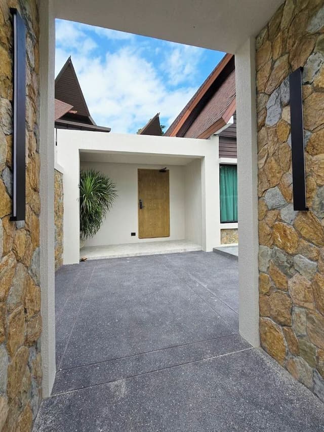 Family Beachfront Pool Villa