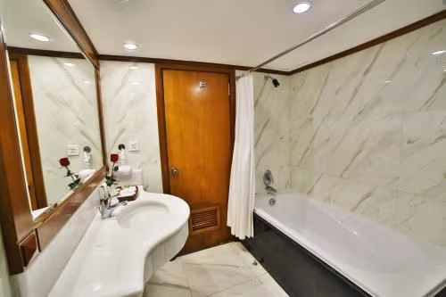 Deluxe (Double Bed)