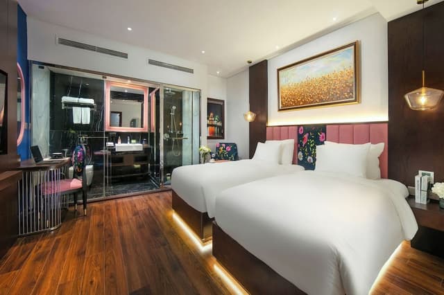 Deluxe Double or Twin Room With Internal Window