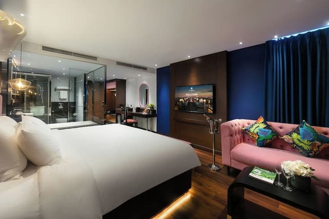 Aurora Terrace Suite