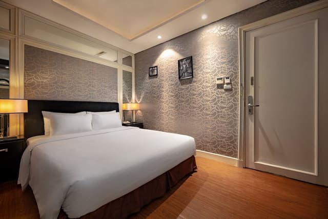 Standard Room, 1 Queen Bed